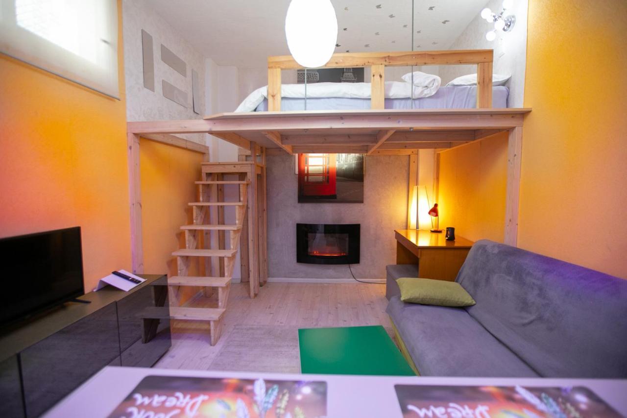 Orange And Blue Studio Downtown 5 Min From White Tower Appartement Thessaloniki Buitenkant foto