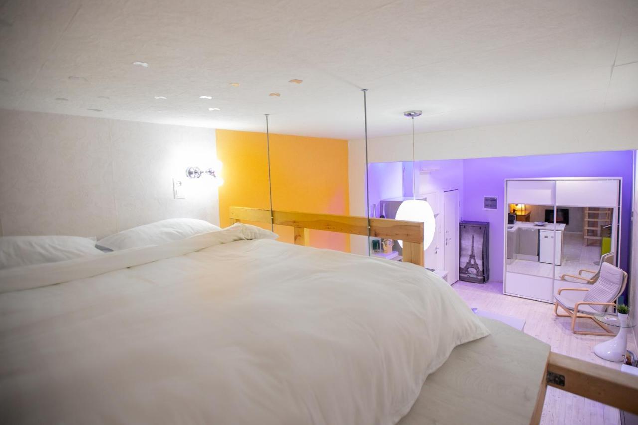 Orange And Blue Studio Downtown 5 Min From White Tower Appartement Thessaloniki Buitenkant foto