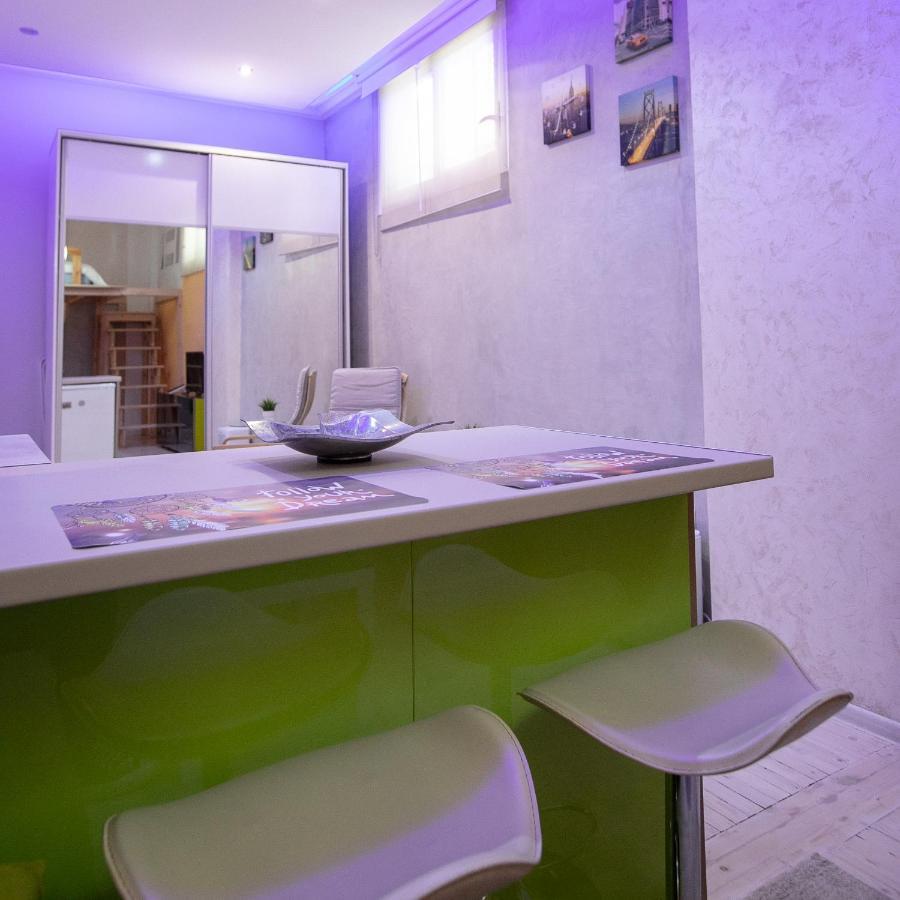 Orange And Blue Studio Downtown 5 Min From White Tower Appartement Thessaloniki Buitenkant foto