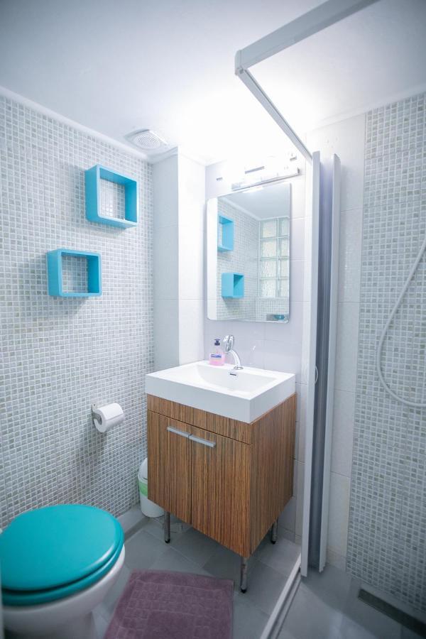 Orange And Blue Studio Downtown 5 Min From White Tower Appartement Thessaloniki Buitenkant foto